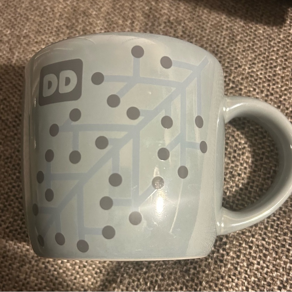 Dunkin Donuts 2014 gray pearlescent snowflake holiday collectible mug